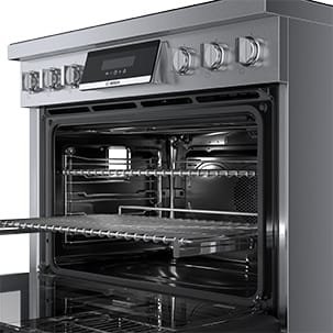 Easily maintain your oven's interior with the Self-Clean feature